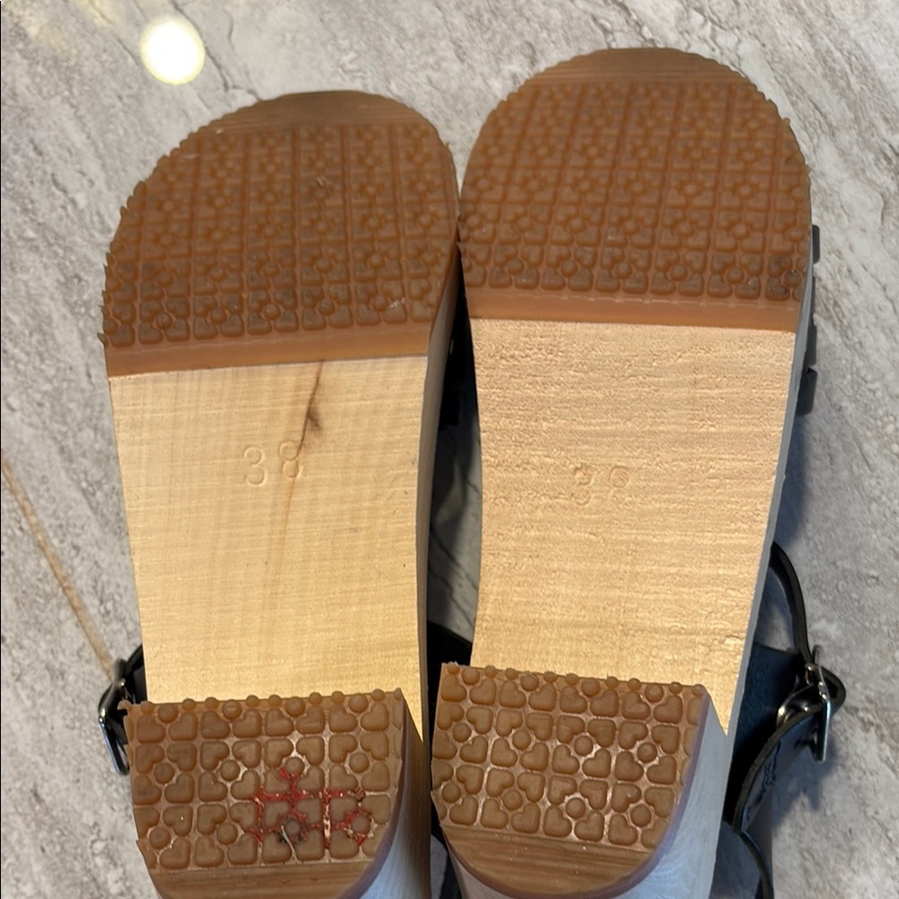Stylish Black Sandals by - Picture 3 of 6